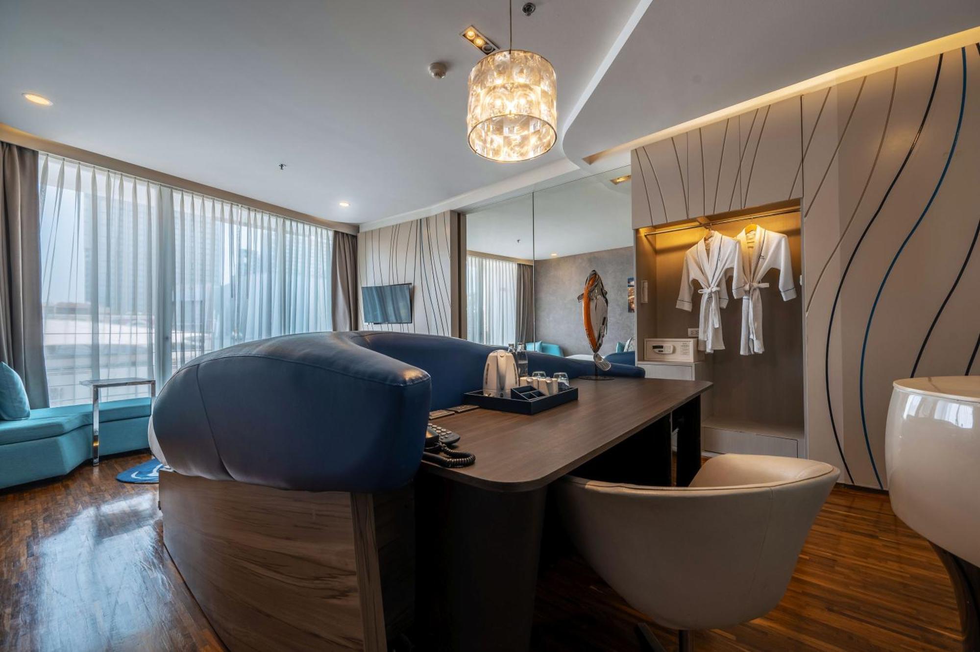Deluxe Doppelzimmer mit Poolblick