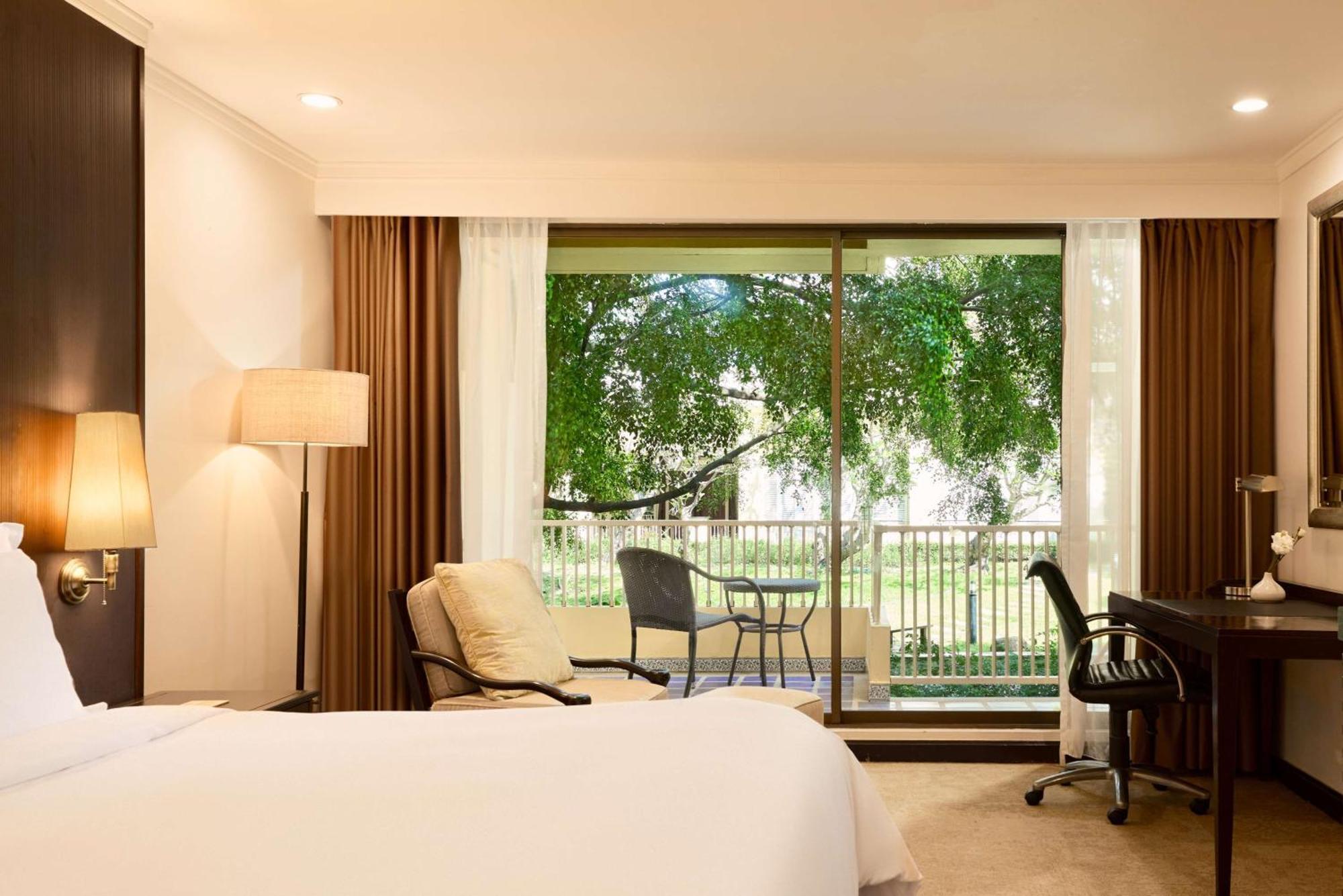 Deluxe Room King