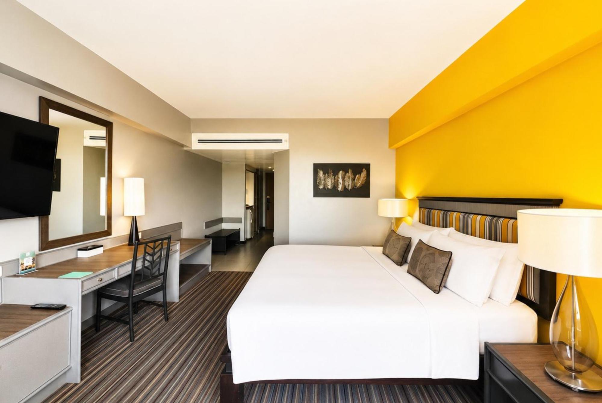 Deluxe Zimmer mit Stadtblick und Kingsize-Bett